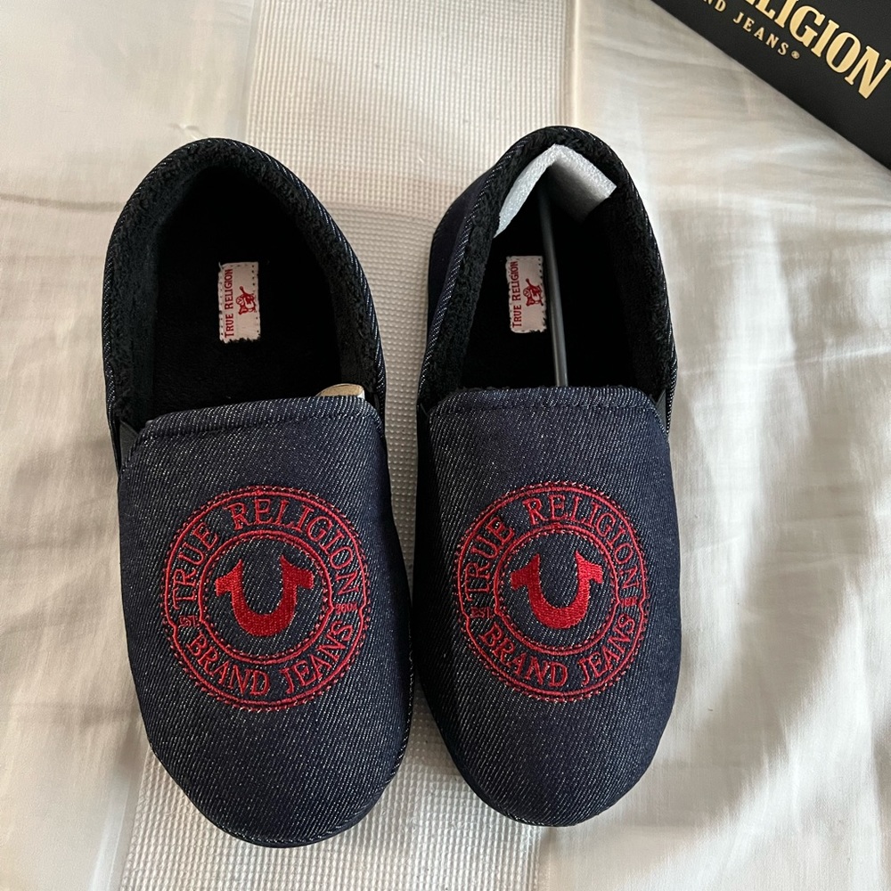 True Religion Size Medium Slippers